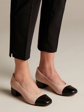CLARKS CHARTLI DIVA TWO TONE TOE CAP BLOCK HEEL PUMP HEELS 8 WIDE